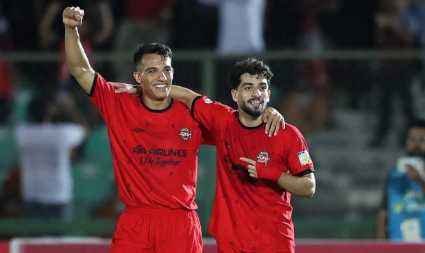 ستاره تراکتور 100 تایی شد