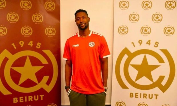 بازیکن استقلال، قرمزپوش شد