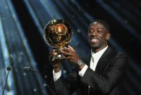 دمبله توپ طلایش را به چه کسی تقدیم کرد؟