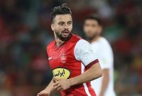 جدال حساس پرسپولیس و فولاد برای یک سرخ پوش