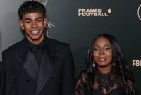 تجارت عجیب مادر فوتبالیست سرشناس با نام پسرش!