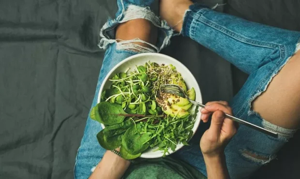 آیا گیاهخواری گران است؟ بررسی کامل مزایا،  هزینهها آیا گیاهخواری گران است؟ بررسی کامل مزایا،  هزینهها